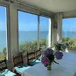Maison Face ! Holiday home *